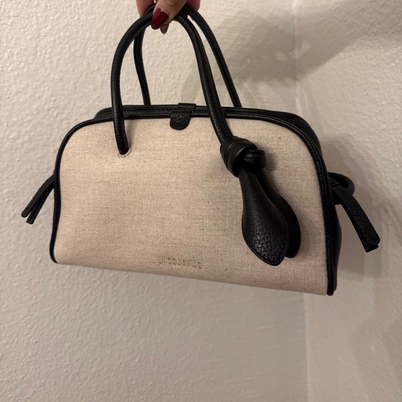 Jacquemus Le Petit Turismo Handbag - Picture 4 of 5